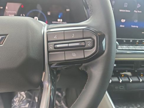 Used 2023 Chevrolet Colorado ZR2 image 9