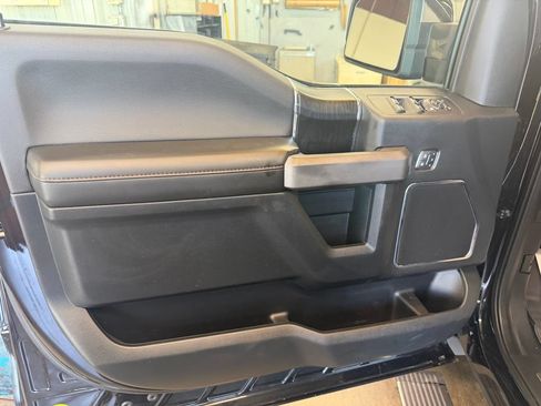 Used 2020 Ford F150 Platinum w/ Equipment Group 701A Luxury AWD/4WD image 9