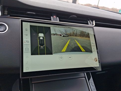 Used 2025 Land Rover Range Rover Evoque Dynamic SE image 14