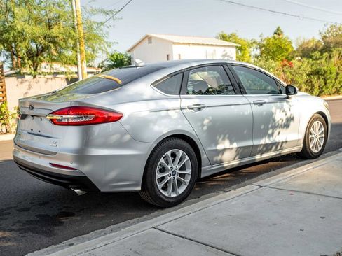 Used 2020 Ford Fusion SE FWD image 5