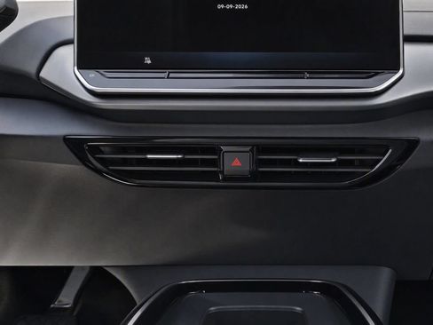 Certified 2024 Volkswagen ID.4 Pro AWD/4WD image 21