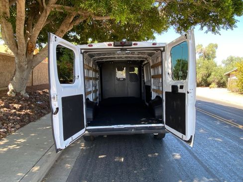 Used 2025 RAM ProMaster 2500 w/ U-Haul Equipment Group FWD image 9