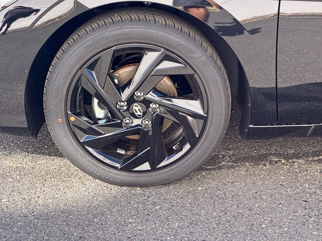 New 2026 Hyundai Elantra SEL Sport FWD image 39
