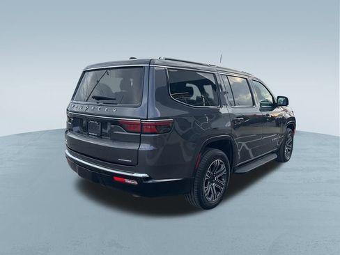 Used 2022 Jeep Wagoneer Series III w/ Flexible Seating Group image 8