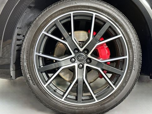 Used 2023 Audi Q8 Prestige w/ Prestige Package image 11