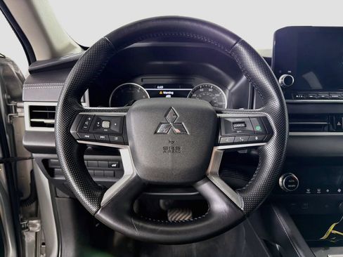 Used 2024 Mitsubishi Outlander SE Black Edition AWD/4WD image 13
