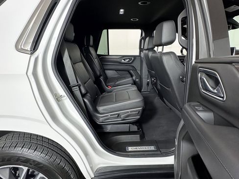Used 2022 Chevrolet Tahoe LT w/ Luxury Package image 6