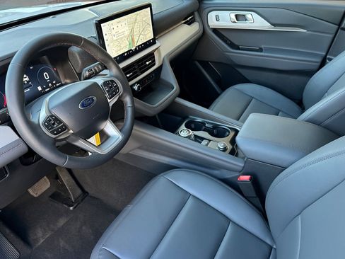 New 2026 Ford Explorer Active w/ Active Comfort Package image 9