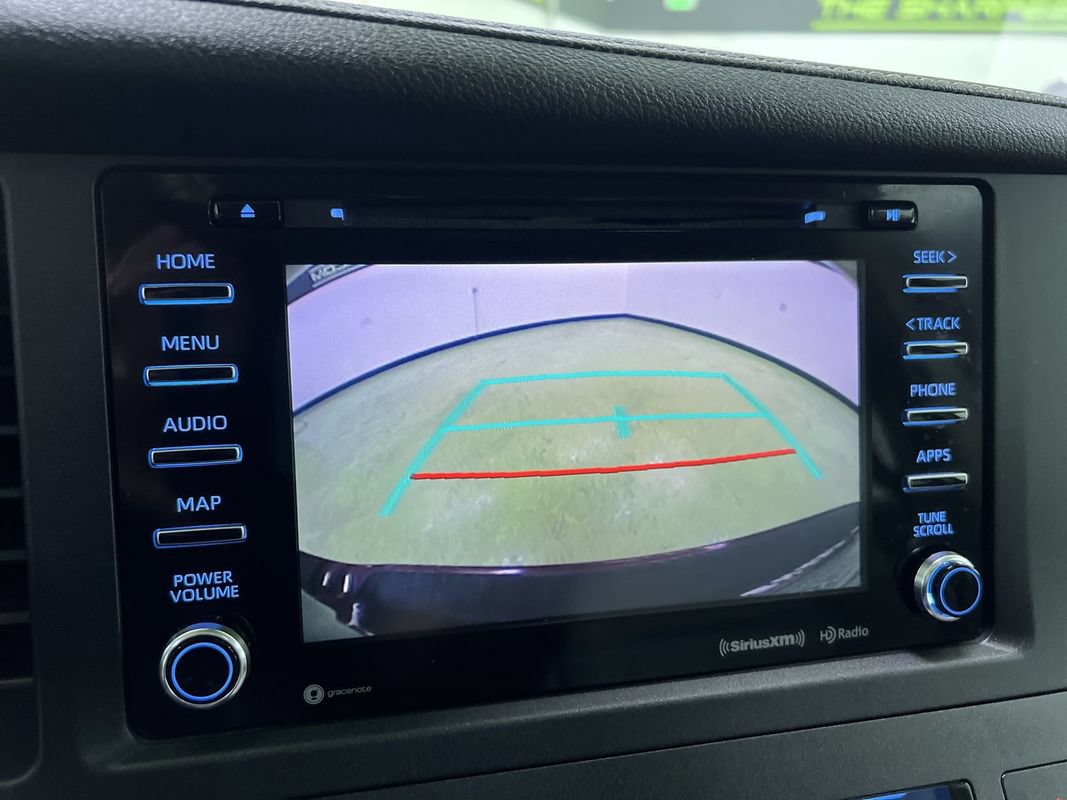 Used 2020 Toyota Sienna XLE w/ XLE Navigation Package FWD image 20