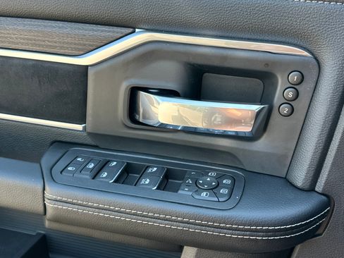 New 2026 RAM 2500 Laramie AWD/4WD image 14
