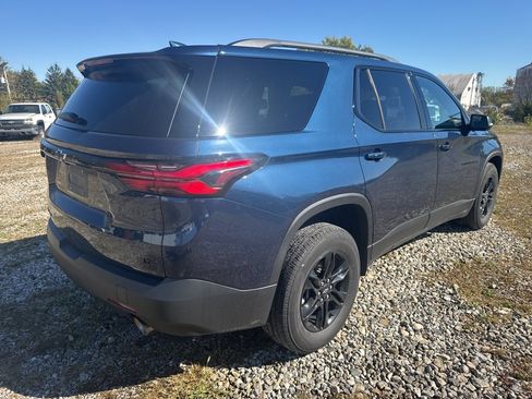 Used 2023 Chevrolet Traverse LT w/ Midnight/Sport Edition image 5