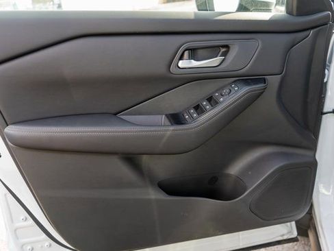 New 2026 Nissan Rogue SV w/ Cold Weather Package AWD/4WD image 9