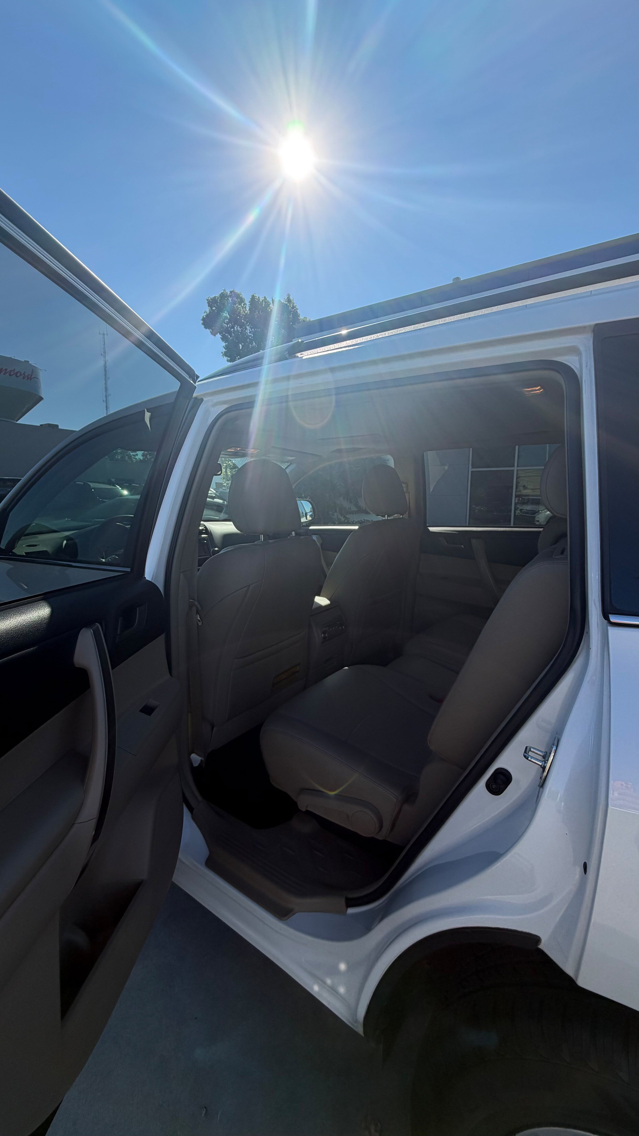 Used 2013 Toyota Highlander SE FWD image 7
