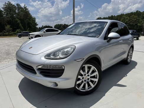 Used 2013 Porsche Cayenne S AWD/4WD image 3