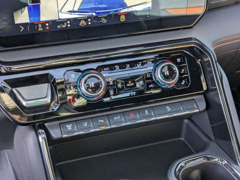 Used 2024 GMC Sierra 2500 AT4 w/ AT4 Premium Plus Package image 24