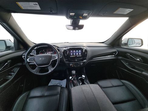 Used 2023 Chevrolet Traverse RS FWD image 12