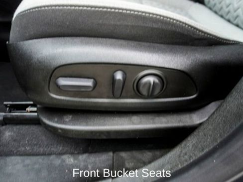 Used 2022 Chevrolet Equinox LT w/ Driver Convenience Package image 14