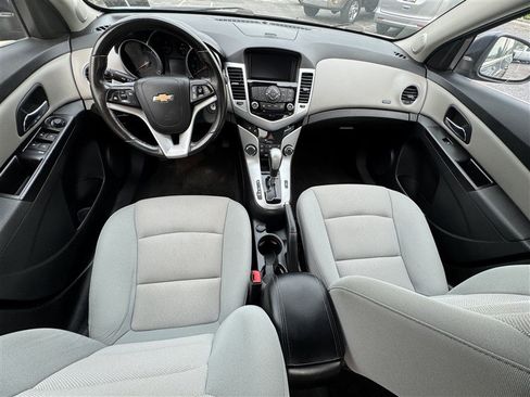 Used 2014 Chevrolet Cruze LT FWD image 9