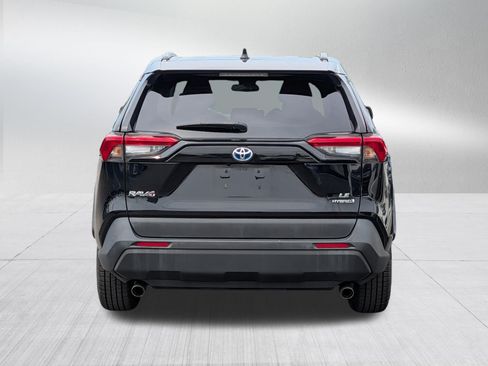 Used 2022 Toyota RAV4 LE AWD/4WD image 6