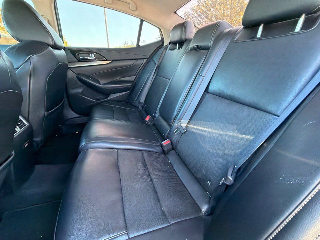 Used 2021 Nissan Maxima 3.5 SV w/ Floor Mat Group FWD image 6