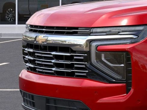 New 2025 Chevrolet Suburban Premier image 14