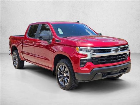 Used 2022 Chevrolet Silverado 1500 LT AWD/4WD image 3