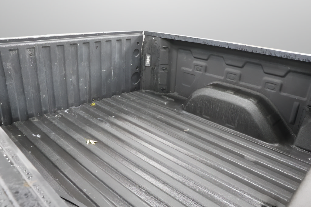 Used 2019 Chevrolet Silverado 1500 LTZ w/ LTZ Plus Package AWD/4WD image 31