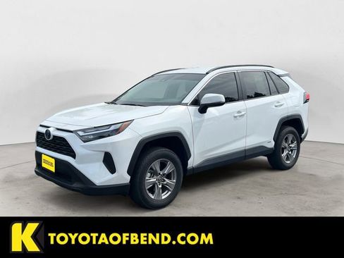 Used 2024 Toyota RAV4 XLE AWD/4WD image 1
