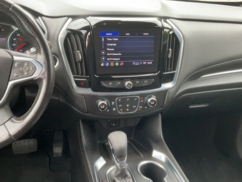 Certified 2022 Chevrolet Traverse LT FWD image 16