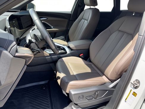 Certified 2025 Audi Q5 Premium w/ 19" Wheel Package AWD/4WD image 5