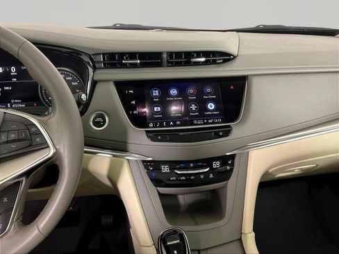 Used 2023 Cadillac XT5 Premium Luxury w/ Technology Package AWD/4WD image 9
