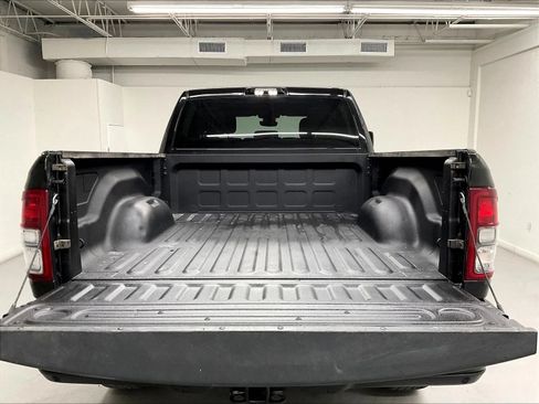 Used 2023 RAM 2500 Big Horn w/ Night Edition AWD/4WD image 9