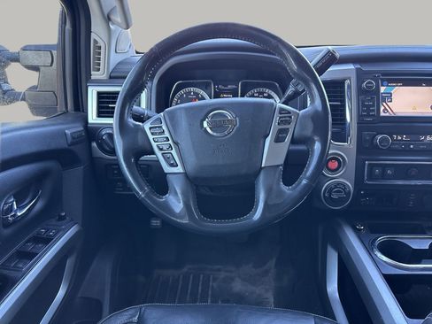 Used 2018 Nissan Titan PRO-4X w/ Pro-4x Convenience Package image 14