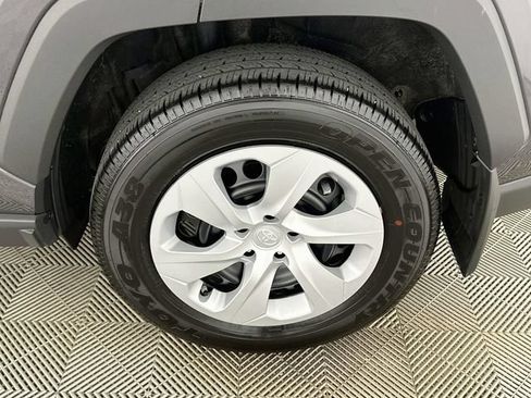 Used 2025 Toyota RAV4 LE AWD/4WD image 22