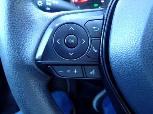 Used 2021 Toyota RAV4 LE image 15