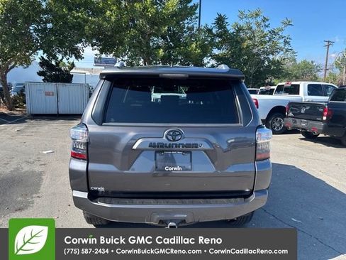 Used 2017 Toyota 4Runner SR5 AWD/4WD image 7