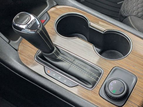 Used 2018 GMC Acadia SLE image 13