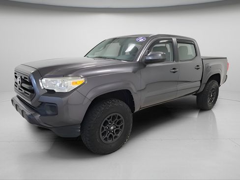 Used 2016 Toyota Tacoma SR w/ Towing Package AWD/4WD image 3