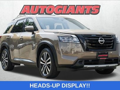 Used 2024 Nissan Pathfinder Platinum w/ Black Appearance Package