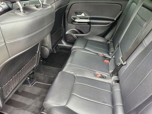 Used 2021 Mercedes-Benz GLB 250 image 29