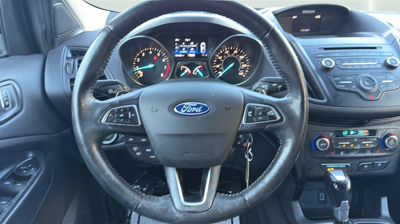 Used 2018 Ford Escape SE w/ SE Sport Appearance Package AWD/4WD image 23