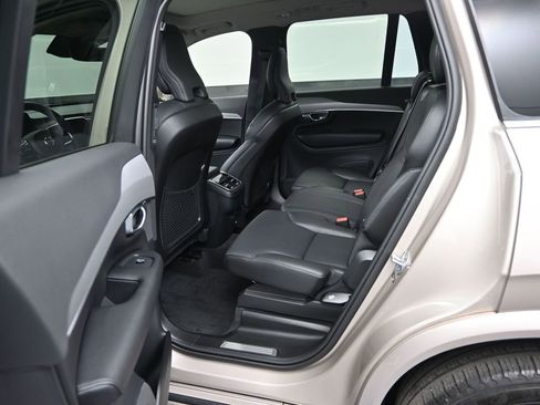 Used 2024 Volvo XC90 B5 Core image 10