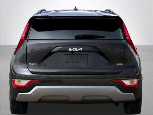 New 2026 Kia Niro FWD image 13