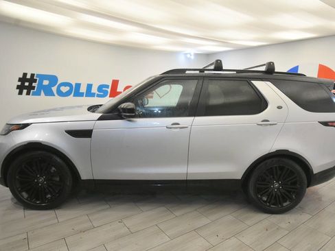 Used 2018 Land Rover Discovery HSE image 2