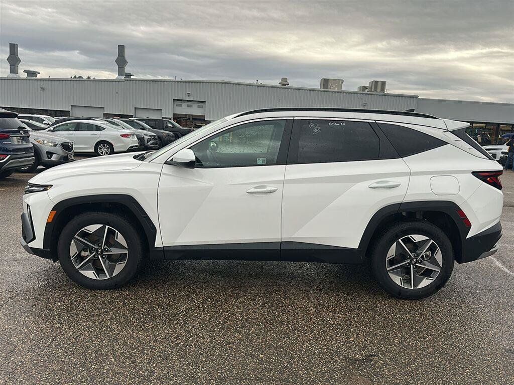 Certified 2025 Hyundai Tucson SEL AWD/4WD image 2