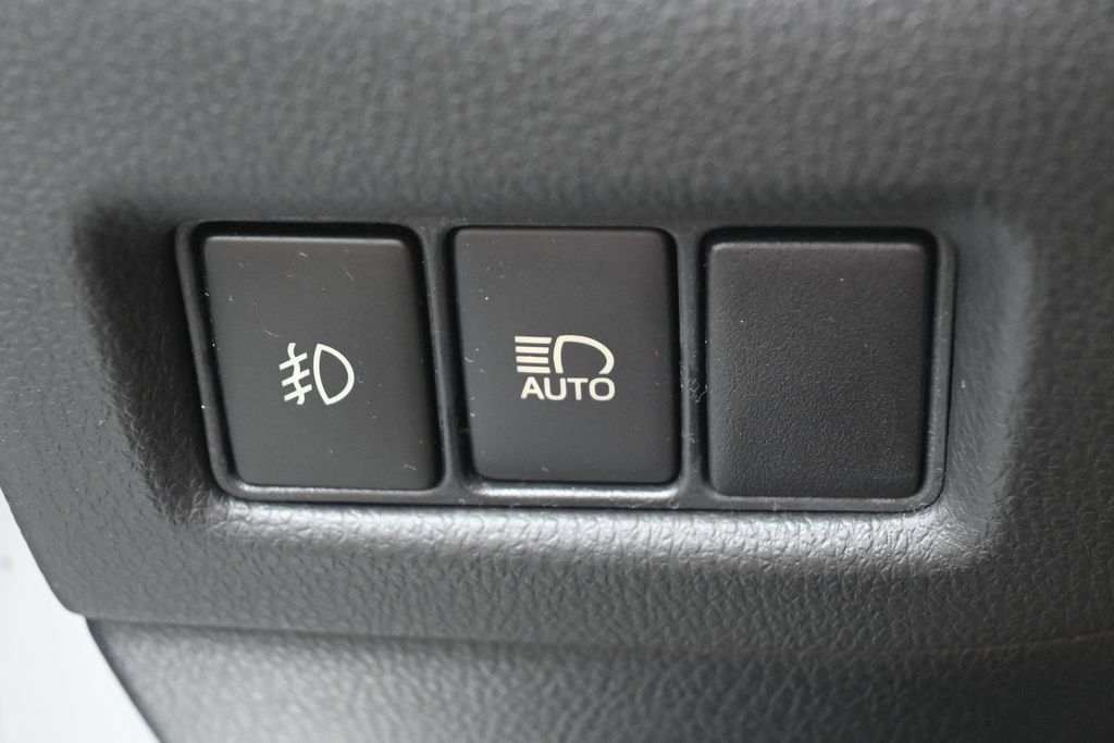 Certified 2018 Toyota C-HR XLE FWD image 15