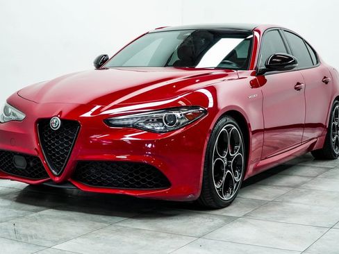 Used 2022 Alfa Romeo Giulia Veloce image 6