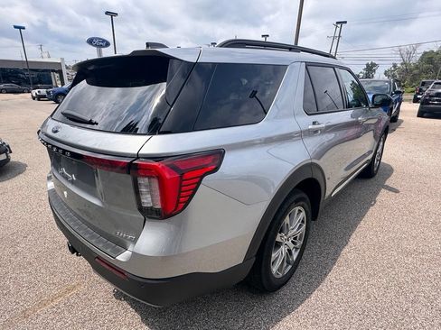 Used 2025 Ford Explorer Active w/ Active Comfort Package AWD/4WD image 5