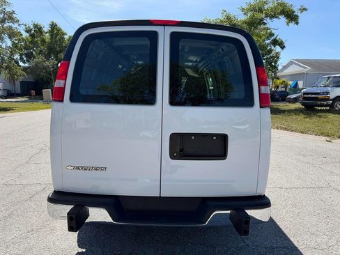 Used 2025 Chevrolet Express 2500 w/ Driver Convenience Package image 8