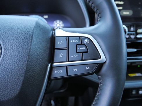 Used 2023 Toyota Highlander Limited image 29